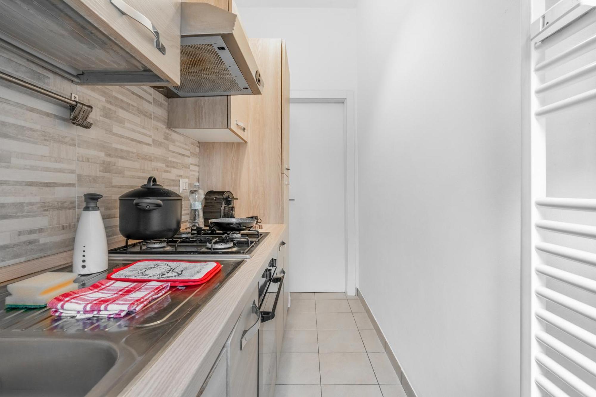 Navigli Duomo - Chateau Milan, Metro M2 E Parcheggio Gratuito * Milán